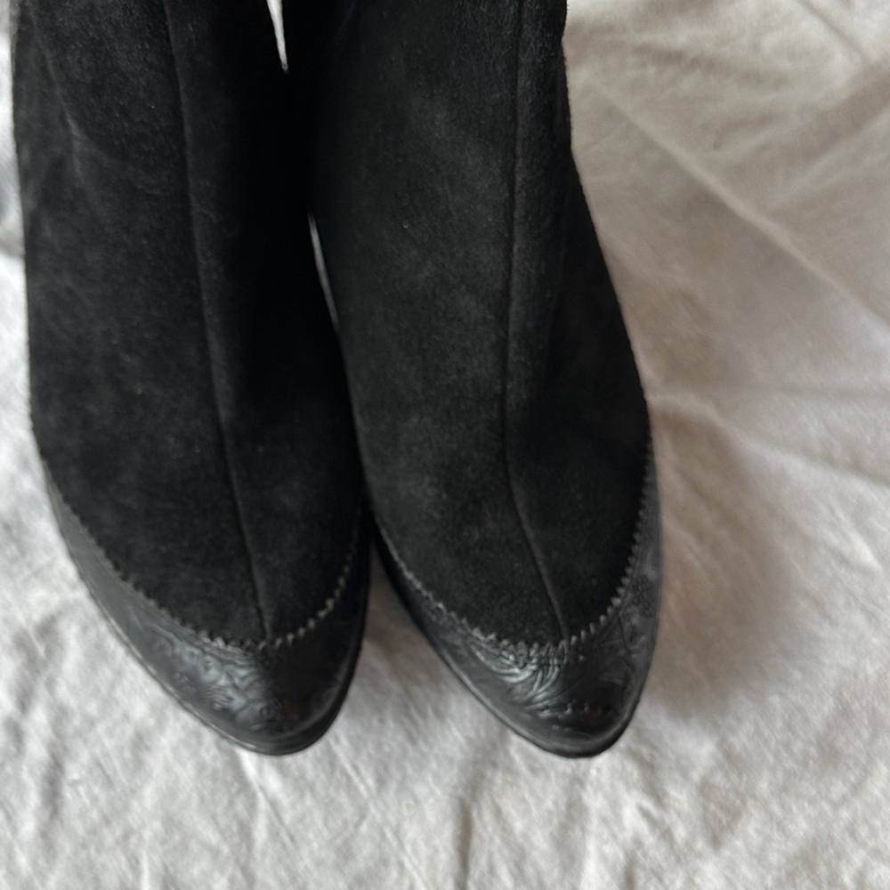 Sofft Bastia Gothic Western Black Heeled Embossed Suede Leather Boots 8 - Picture 12 of 13